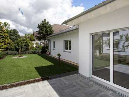 Traum-Bungalow mit liebevoll angelegtem Garten, Garage & PKW-Stellplatz