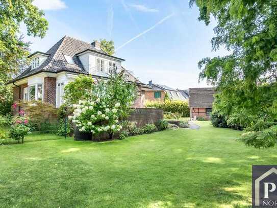 Architektenhaus im Villenstil und parkähnlichem Garten