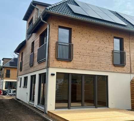 Großes, sonniges Passivhaus am Wasser