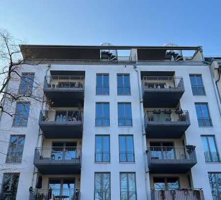 Stilvolle 4-Zimmer-Wohnung mit Balkon und Einbauküche in Berlin Friedenau, teilmöbliert!