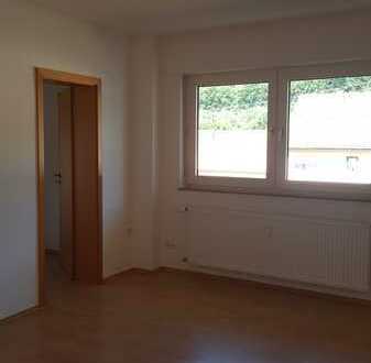 Gepflegte 3-Raum-EG-Wohnung mit Balkon in Dammbach