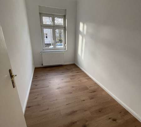 Exklusive, sanierte 2-Zimmer-Erdgeschosswohnung mit geh. Innenausstattung mit Balkon