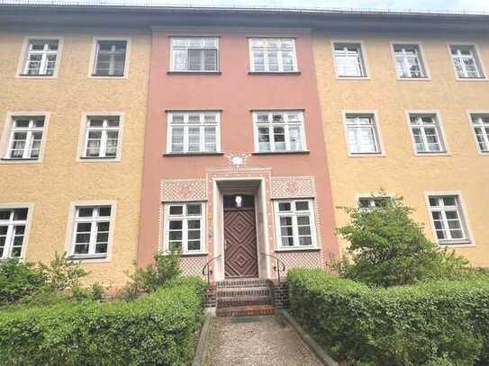 vermietete 3 Zimmer Wohnung im denkmalgeschütztem charmanten Altbau zu verkaufen