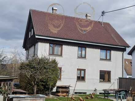 Attraktive Zweifamilienhaus in zentraler Lage