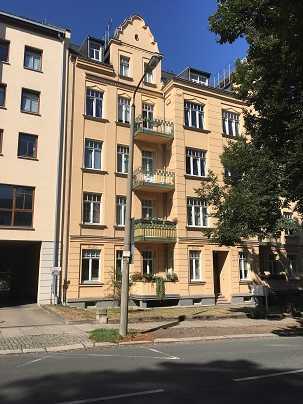 Kapitalanlage - Wohnung im Jugendstilhaus - saniert und mit Balkon