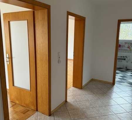 Außergewöhnliche 3,5 Zimmer-Whg. mit großem Balkon