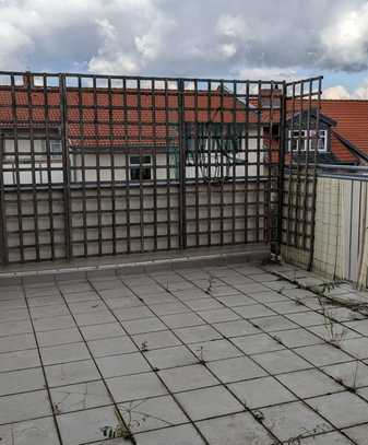 Großzügige 1-Zi-WE mit Dachterrasse, Laminat, Duschbad in der nördl. Innenstadt (Steintor)