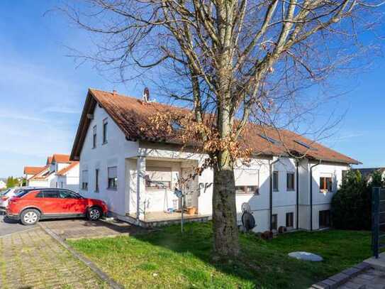 Schöne Wohnung mit Veranda in Süd-Ausrichtung, Außenstellplatz und Gäste WC