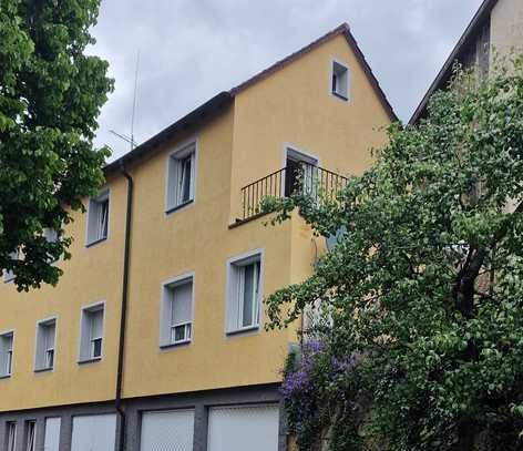 Schöne, geräumige 2,5-Zimmer-Wohnung mit gehobener Innenausstattung und EBK in Ilsfeld