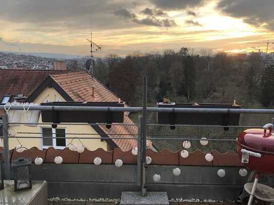 Rundum sorglos: gepflegte Maisonette-Wohnung mit Stellplatz, Balkon, Loggia, Küche...