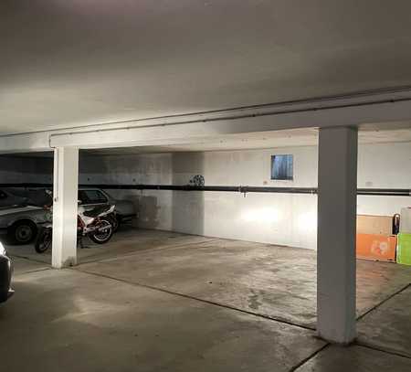 Tiefgaragenstellplatz zu vermieten in München-Moosach