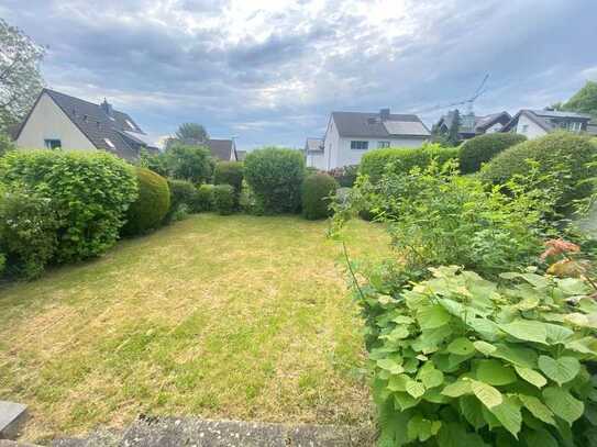 5-6 Zimmer-Bungalow mit spannendem Grundriss, schönem Grundstück in toller Lage, separater Garage