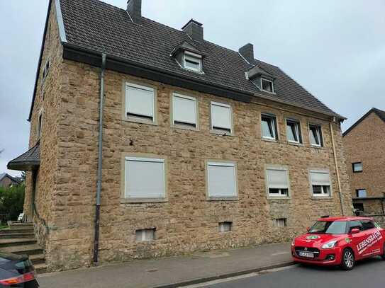 Günstige 7-Raum-Doppelhaushälfte in Stolberg/Mausbach (Rheinland)