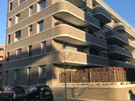 Hochwertig ausgestattete helle 3- Zimmerwohnung mit Balkon im 3.OG