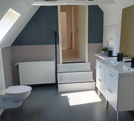 Attraktive und gepflegte 5-Raum-Terrassenwohnung mit geh. Innenausstattung mit Balkon in Petershagen