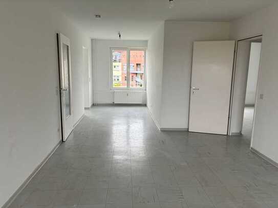 Geräumige Familienwohnung mit Balkon sucht neue Mieter!