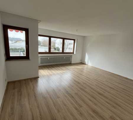 2 Zimmer Wohnung mit Balkon und TG-Platz