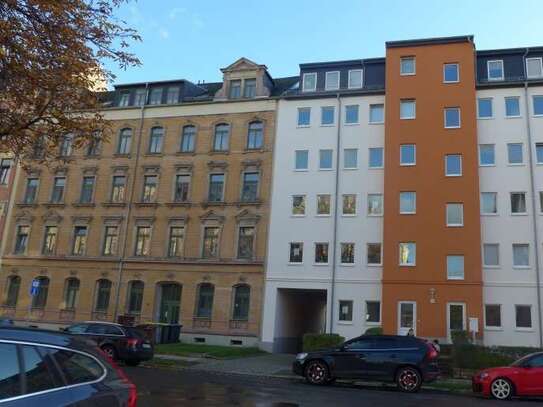 Helle 2-Raum-Wohnung mit Balkon und Aufzug