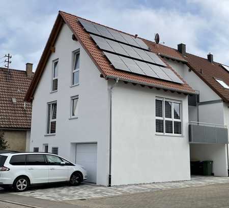 wunderschöne Doppelhaushälfte mit Dachterrasse + Garage