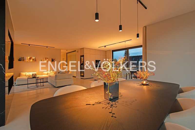 Lichtdurchflutetes & ruhiges Penthouse mit viel Privatsphäre & PKW-Stellplatz!