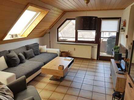 Helle, sonnige und geräumige 4 Zimmer Maisonette-Wohnung in ruhiger Lage