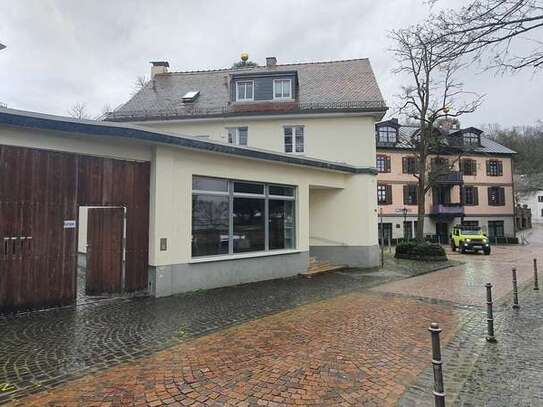 Geschmackvolle Wohnung mit vier Zimmern in Bad Soden