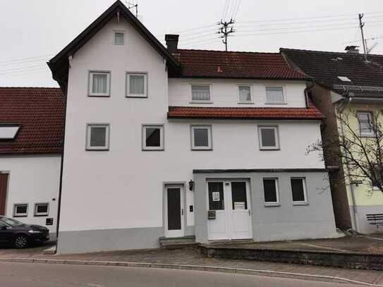 Geräumiges, preiswertes 9-Raum-Mehrfamilienhaus in Fichtenau