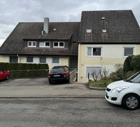 Renovierungsbedürftige im Grünen gelegene 3 Zimmer Wohnung