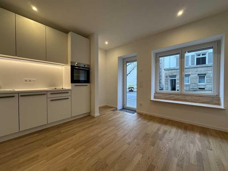 Modernisierte 1,5-Zimmer-Wohnung mit separatem Eingang und moderner Ausstattung+EBK