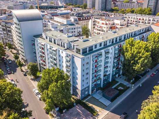 Penthouse mit Einbauküche und Balkon