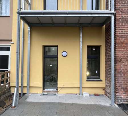 Schöne Wohnung im Erdgeschoss mit einer großen Sonnenterrasse und Einbauküche