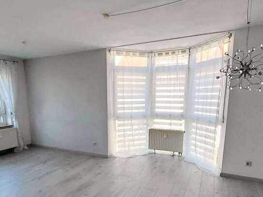 Gepflegte 2-Zimmer-Wohnung mit Balkon, EBK und TG in Korntal Münchingen.