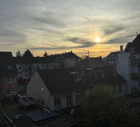 Wunderschöne 3-Raum-Wohnung mit Balkon und EBK in Karlsruhe