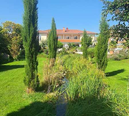 Für Hund, Pferd und Familie: Großzügige Villa mit Potenzial vor den Toren Kölns mit Pferdestall