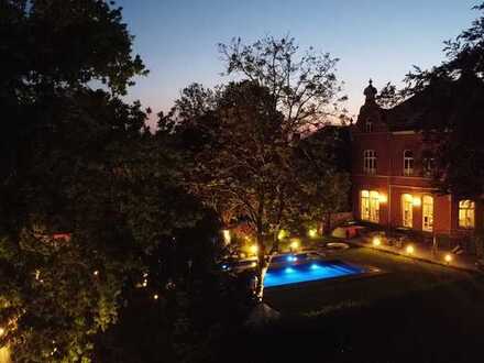 Historische und sanierte Villa mit Außenpool bei Düsseldorf