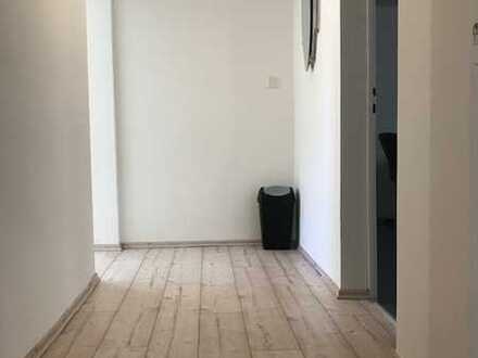 Exklusive, geräumige 1-Zimmer-Wohnung mit EBK in Schorndorf