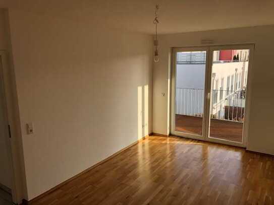 Exklusive, gepflegte 3-Raum-Penthouse-Wohnung mit geh. Innenausstattung mit Balkon und EBK