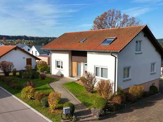 Familienglück 
Einfamilienhaus mit großem Garten