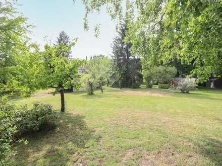 Basis für Ihr Wohnglück: Ca. 983m² großes Grundstück in zentraler, gut angebundener Lage von Teltow