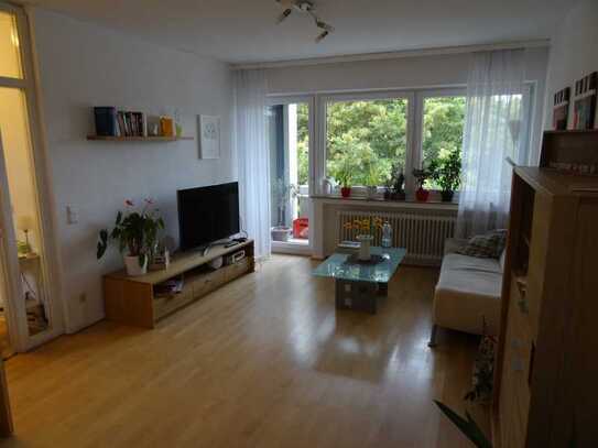 Gepflegte Wohnung mit drei Zimmern sowie Balkon (Aachen-Hörn) mit Schneeberg-Blick