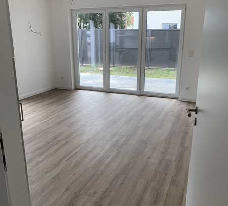 Helle Terrassenwohnung mit Garten ab 01.12.2024 * neuwertig * BJ 2020