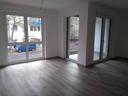 Exklusive Wohnung mit zwei Zimmern sowie Balkon und EBK in Mainz