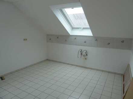Helle 4 Zimmer Dachgeschosswohnung Nähe Markt Indersdorf