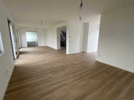 Top moderne Wohnung mit vielen Extras in einem Neubau in Aschaffenburg zu vermieten !