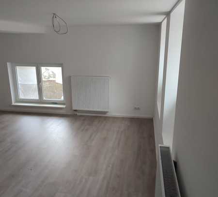 Exklusive, geräumige 1-Zimmer-Wohnung mit Einbauküche in Wiesbaden