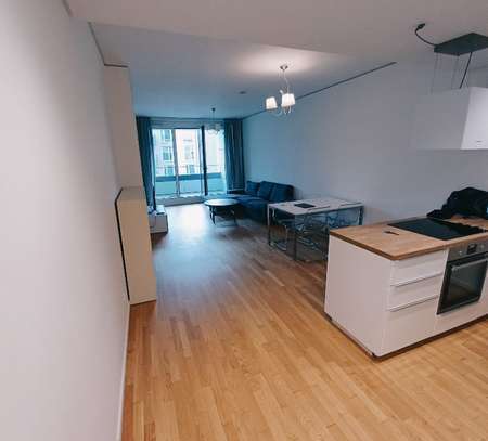 Stilvolle, geräumige und neuwertige 2-Zimmer-Wohnung mit Balkon und EBK in frankfurt