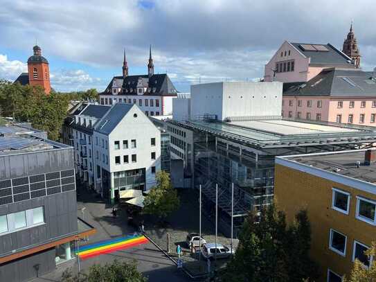 Altstadt am Theater-City-Wohnung: hell, großzügig & neu saniert