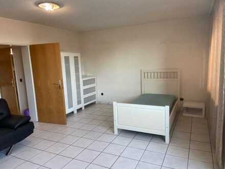 teilmöbliertes Appartement in Köln Heimersdorf / Pauschalmiete