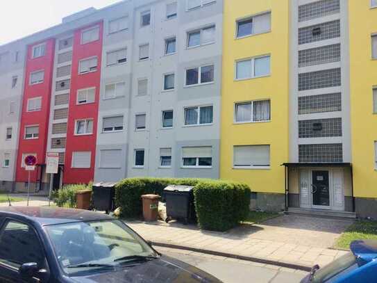 Zentrale 3,5 Zimmer Wohnung 71qm mit EBK, Loggia-Balkon, Aufzug & Stellplatz am Volksfestplatz Bayre