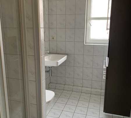 Stilvolle, vollständig renovierte 2,5-Zimmer-Maisonette-Wohnung mit EBK in Rielasingen-Worblingen